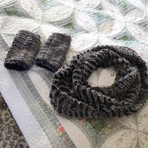 Scarf and gloves
